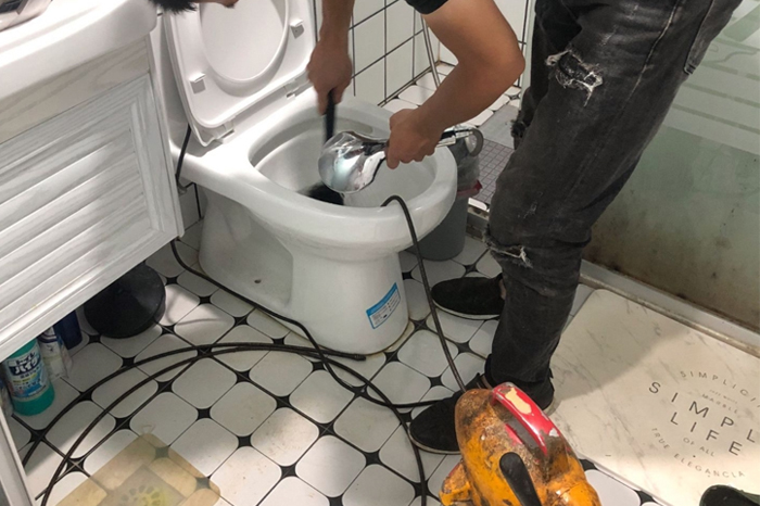 涿鹿马桶堵塞自己疏通还是找师傅？专业上门服务让你省时更省心